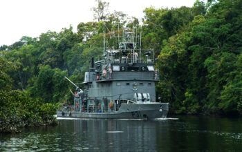 Militar da Marinha brasileira morre em troca de tiro com tripulação empurrador Waldemiro Lustoza V