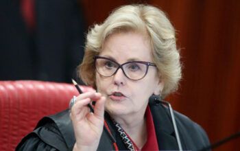 Ministra Rosa Weber suspende execução de emendas do 'orçamento secreto'