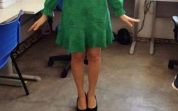 Professora é proibida de entrar na Secretaria de Educação por causa de 'roupa inadequada'