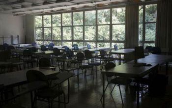 Professora passa mal após ser intimada a comparecer em delegacia por conteúdo esquerdista