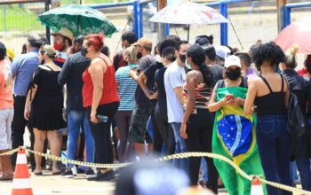 Velório de Marília Mendonça lota arena em Goiânia