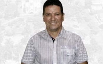 Vereador reage ao ver foto: “não quero essa sua pretinha feia e fedida com a minha filha”