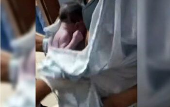 Mulher dá a luz no banheiro de hospital da rede pública