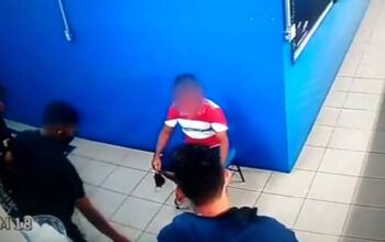 Homem é mantido algemado e torturado em supermercado por suspeita de furto