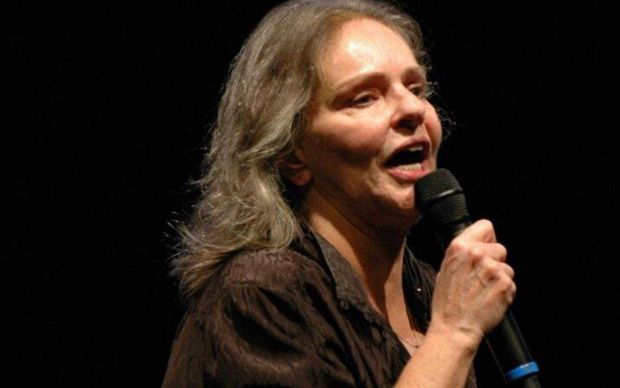 Angela Ro Ro volta a pedir dinheiro na internet: ‘Estou passando por dificuldades financeiras’