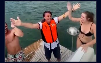 Base aliada e lideranças evangélicas criticam Bolsonaro dançando funk machista em lancha