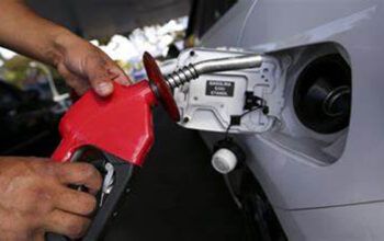 Bolsonaro diz que Petrobrás vai começar a reduzir preço do combustível