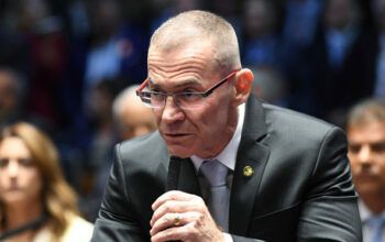 “Brasil precisa de um ministro terrivelmente democrático”, diz senador a candidato ao STF