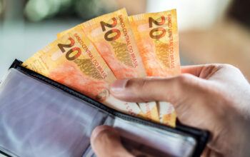 Caixa paga Auxílio Brasil para beneficiários com NIS final 2