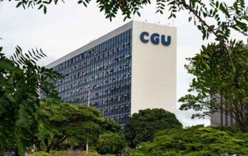 CGU abre edital com 300 vagas e salários de até R$ 19 mil