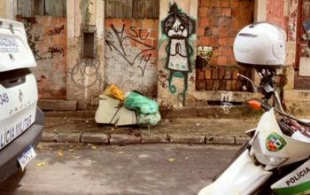 Corpo de homem é ‘embalado’ e jogado no lixo