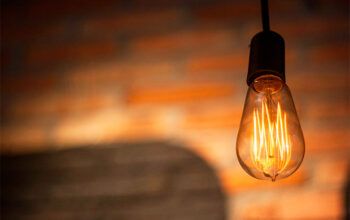 Famílias de baixa renda terão redução automática na conta de luz