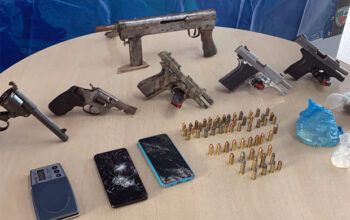 Fugitivos de presídio de Iranduba são presos com arsenal de armas e drogas em Manaus