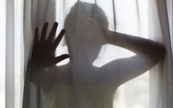 Homem é preso após estuprar e engravidar irmãs de 12 anos