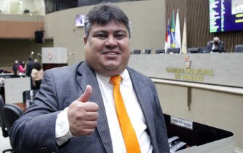 Malandragem oficial - vereadores de Manaus aprovam aumento de 83% na verba de gabinete
