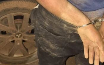 Mulher é resgatada após ser estuprada e ter pedaço do braço arrancado