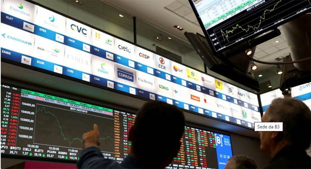 Ibovespa fecha em queda de 1,67% com taxa Selic; dólar encerra em alta