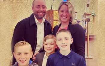 Pai e filhos morrem nos EUA após árvore de Natal pegar fogo