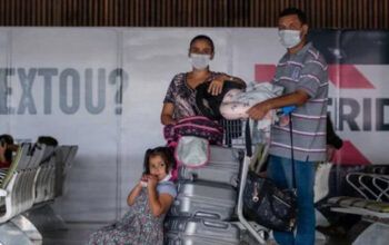 Passageiros dormem no aeroporto do DF e reclamam de abandono da ITA