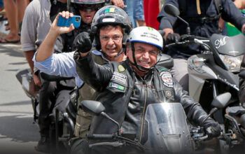 Passeios de moto de Bolsonaro custaram R$ 5 milhões aos cofres públicos