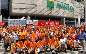 Petroleiros entram em estado de greve contra a privatização da Petrobrás