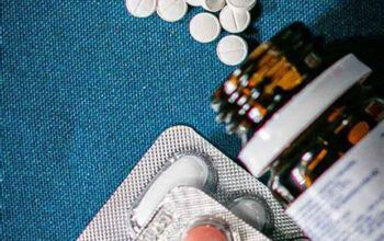 Reino Unido aprova uso de pílula da Pfizer (Paxlovid) contra a Covid