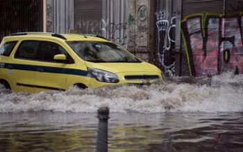 Rio de Janeiro entra em estado de atenção após forte temporal