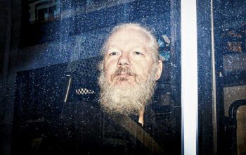 Tribunal britânico decide que Assange será extraditado para os EUA