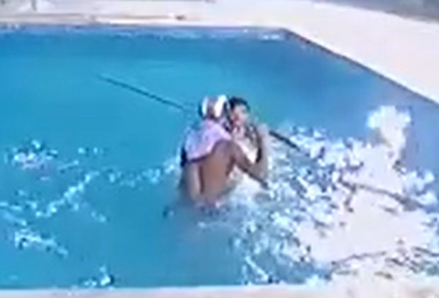 Vídeo: Assaltantes invadem chácara e rendem caseiro com facão em Manaus
