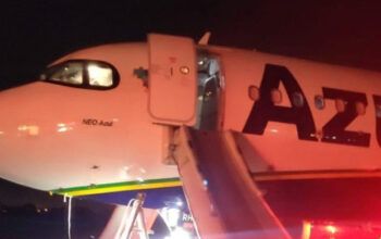 Avião da Azul com destino a Recife retorna para Manaus depois que uma turbina pega fogo