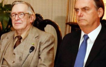 Bolsonaro decreta luto oficial por Olavo de Carvalho. Não fez o mesmo por Elza Soares, Aldir Blanc, Beth Carvalho