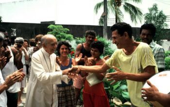 Bolsonaro revoga decretos de luto oficial por dom Helder Câmara e frei Damião