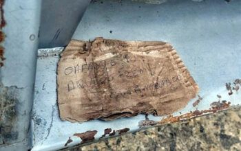 Comando Vermelho deixa corpo na AM-010 com recado: “Safado é sal. Aqui é o trem! CV AM