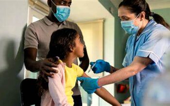 Datafolha: para 58%, Bolsonaro atrapalha vacinação de crianças