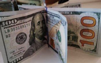 Dólar ultrapassa R$ 5,50 com tensões na Ucrânia e reunião do Fed