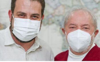 "É Lula presidente em 2022", diz Boulos no Sindicato dos Metalúrgicos do ABC