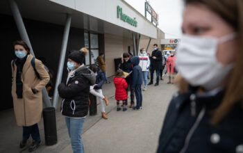 Europa se encaminha para o fim da pandemia de Covid-19, prevê diretor regional da OMS