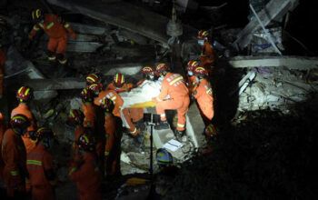 Explosão em cantina deixa mais de 15 mortos na China