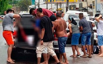 Homem atira dentro de restaurante e é morto por policial