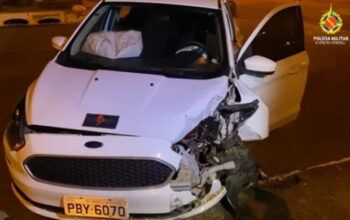 Homem invade casa, faz família refém, atira em PMs e é morto