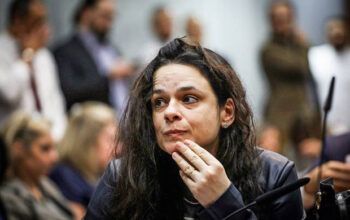 Janaína prevê vitória de Lula e Haddad e diz que 'esquerda vem forte'