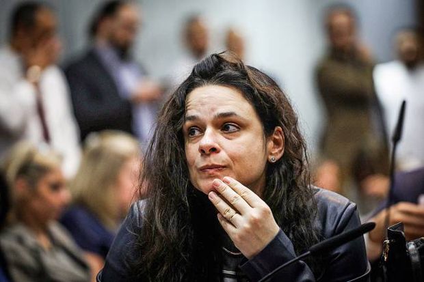 Janaína prevê vitória de Lula e Haddad e diz que 'esquerda vem forte'