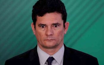 “Juge voleur”: ‘Juiz ladrão’ ganha versão em francês após recibos de Moro