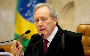 Lewandowski deve autorizar vacina para crianças sem receita médica