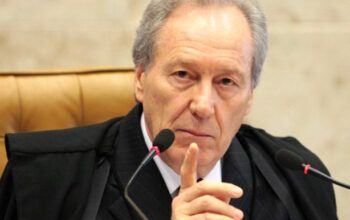 Lewandowski manda MPs  atuarem contra pais que não vacinarem filhos contra a Covid