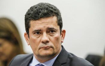 Moro diz que seus ganhos na empresa que lucrou com a Lava Jato são questão privada