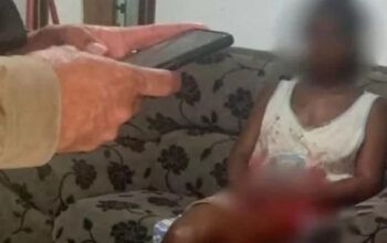 Mulher tem mãos marteladas após enforcar filho de 4 meses