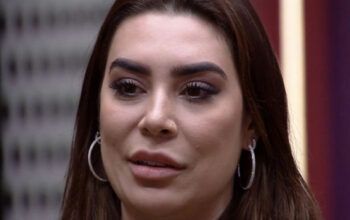 Naiara Azevedo diz que quer sair do 'BBB 22' e faz discurso de despedida