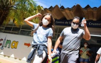 Pais e crianças comemoram vacinação contra Covid no DF: “Alívio”