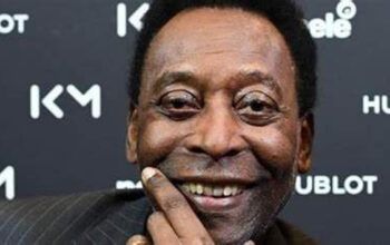 Pelé recebe alta após internação para tratamento de tumor no cólon
